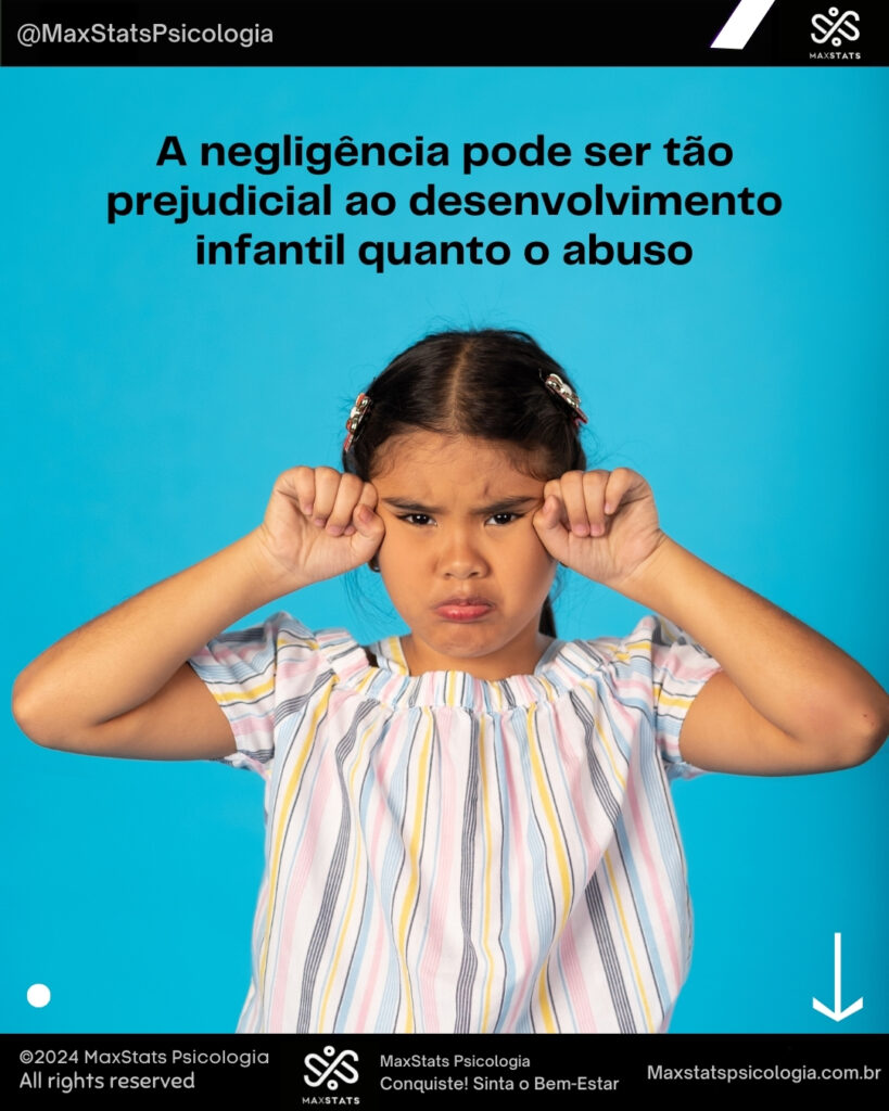 Uma criança com expressão triste e braços cruzados, simbolizando o impacto emocional da negligência e o impacto do abuso infantil. O fundo azul vibrante destaca a seriedade do tema.