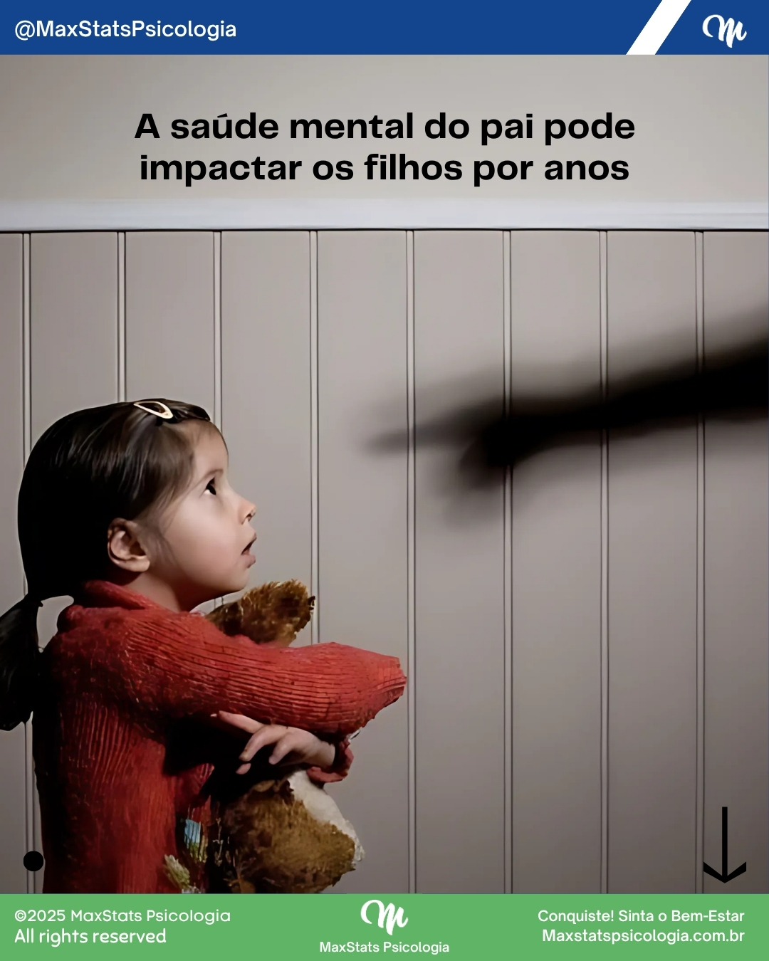 Menina assustada abraçando urso de pelúcia, simbolizando como a depressão paterna e a saúde mental do pai podem impactar os filhos por anos.