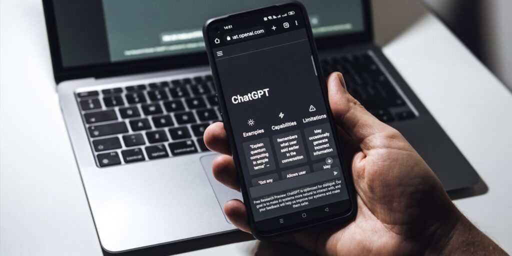 AI chatbots generate weight loss coaching messages perceived as helpful as human-written advice